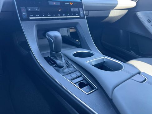 Used 2019 Toyota Avalon Limited image 18