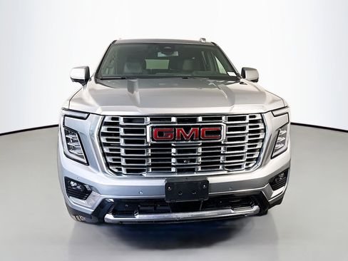Used 2025 GMC Yukon Denali AWD/4WD image 2