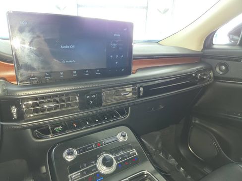 Used 2021 Lincoln Nautilus Reserve FWD image 33