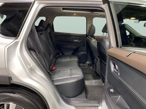 Certified 2021 Nissan Rogue Platinum AWD/4WD image 27