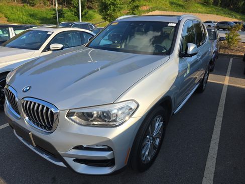 Used 2018 BMW X3 xDrive30i w/ Premium Package AWD/4WD image 4