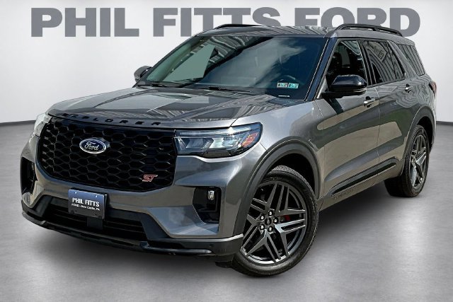 Certified 2025 Ford Explorer ST AWD/4WD image 3