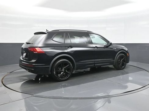 Used 2023 Volkswagen Tiguan SE R-Line FWD image 7