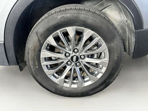 Used 2024 Cadillac XT4 Premium Luxury image 11