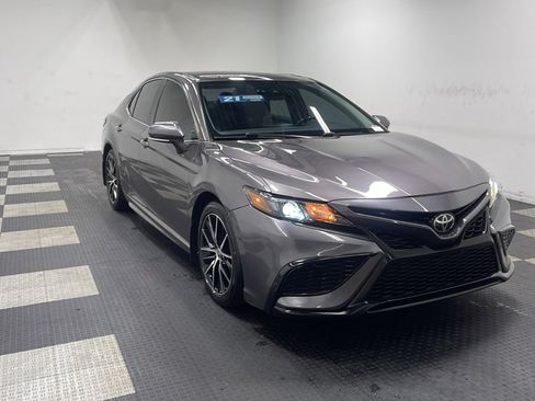 Used 2021 Toyota Camry SE w/ Cold Weather Package AWD/4WD image 22