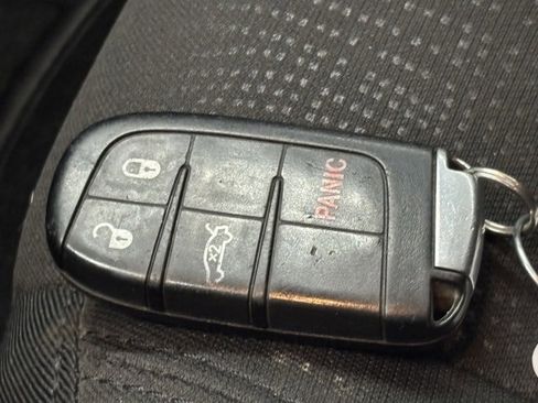 Used 2016 Chrysler 200 Limited image 24