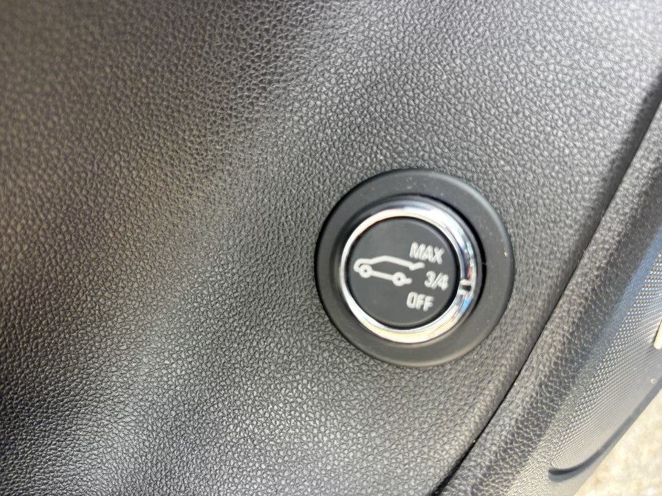 Used 2020 Chevrolet Blazer RS FWD image 37