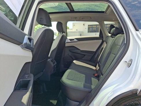 New 2026 Volkswagen Taos SE AWD/4WD image 5