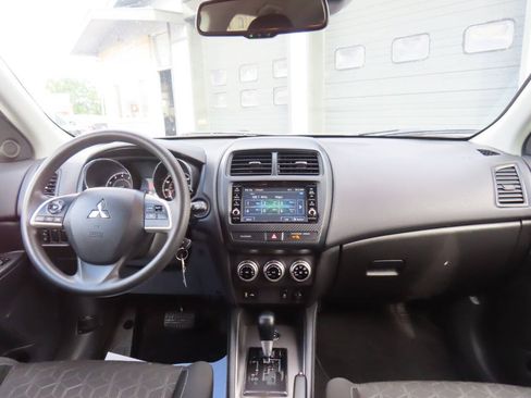 Used 2025 Mitsubishi Outlander Sport AWD image 44