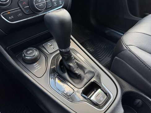 Certified 2020 Jeep Cherokee Limited AWD/4WD image 25