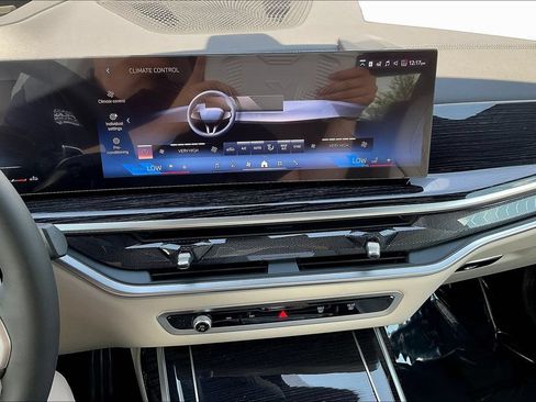 New 2027 BMW X7 xDrive40i AWD/4WD image 16