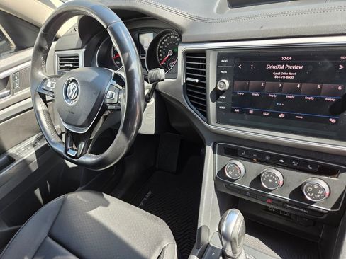 Used 2018 Volkswagen Atlas SE FWD image 30