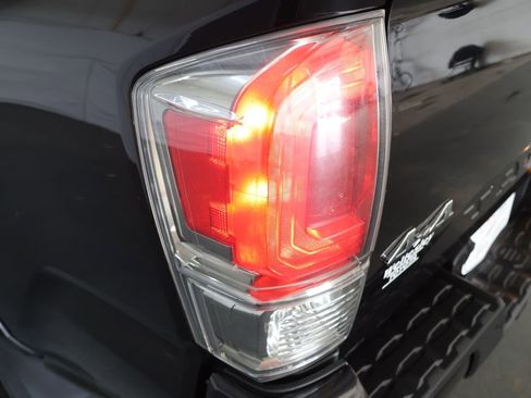 Used 2016 Toyota Tacoma Limited w/ Towing Package image 26