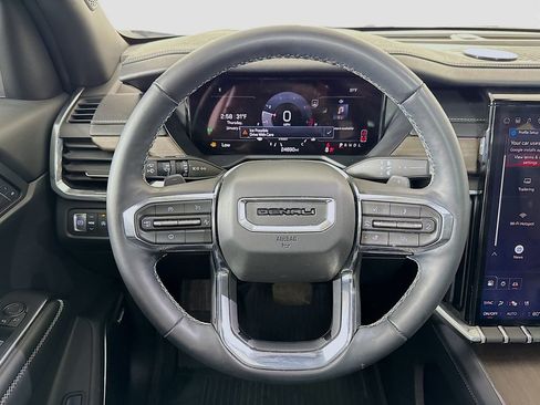 Used 2024 GMC Acadia Denali image 11