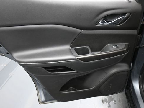 Used 2021 GMC Acadia SLT w/ Elevation Edition image 12