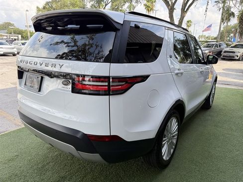 Used 2017 Land Rover Discovery HSE AWD/4WD image 6