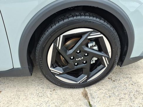 Used 2025 Kia K4 EX image 9