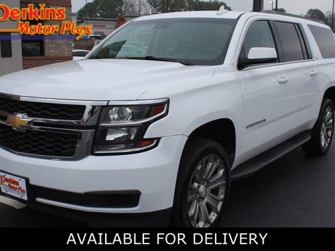 Used 2019 Chevrolet Suburban LT image 1