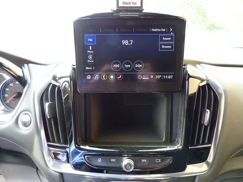 Used 2023 Chevrolet Traverse LT AWD/4WD image 33