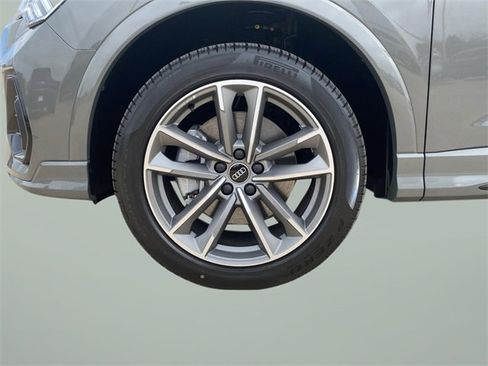 Used 2025 Audi Q3 2.0T Premium w/ Convenience Package image 24