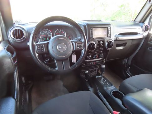 Used 2018 Jeep Wrangler Unlimited Sport S AWD/4WD image 4