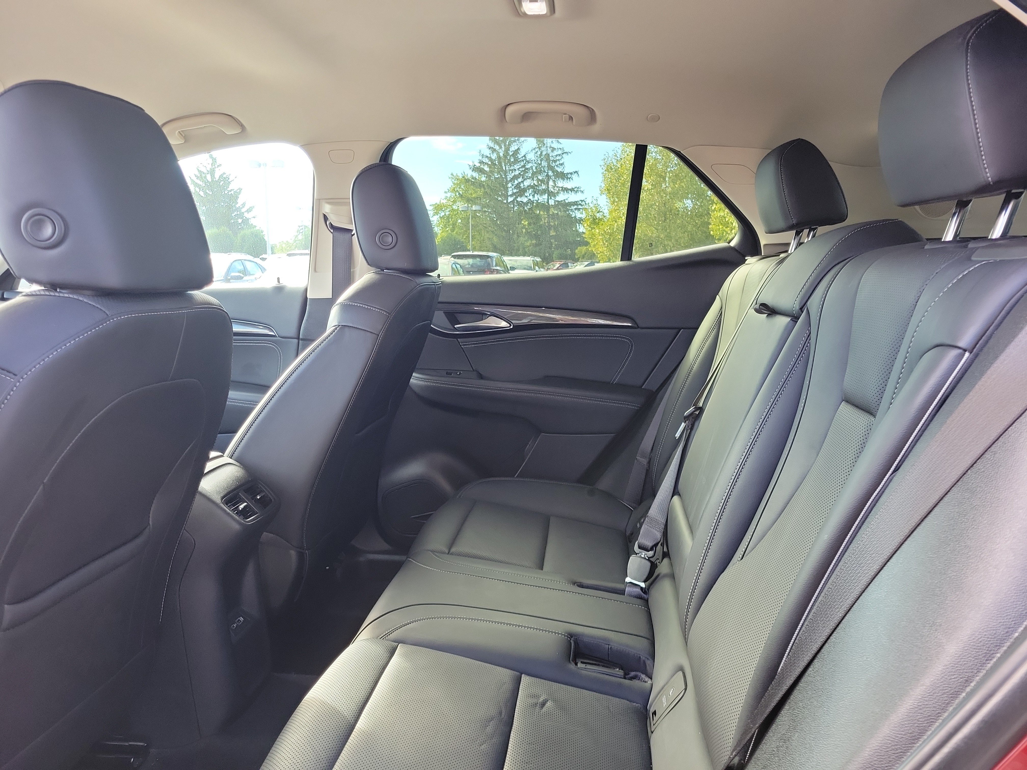 Used 2023 Buick Envision Essence FWD image 11