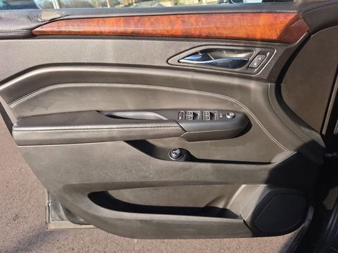 Used 2014 Cadillac SRX Luxury image 20