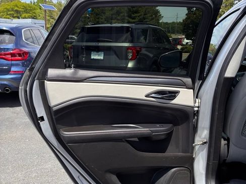 Used 2013 Cadillac SRX FWD image 43