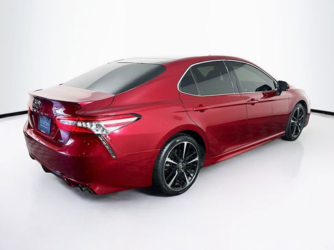 Used 2018 Toyota Camry XSE FWD image 9