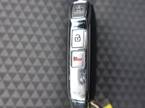 Used 2025 Kia Soul LX w/ LX Technology Package FWD image 25