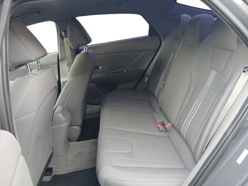 Used 2023 Hyundai Elantra Blue image 13