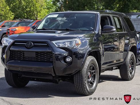 Used 2021 Toyota 4Runner Venture w/ Moonroof Package AWD/4WD image 12
