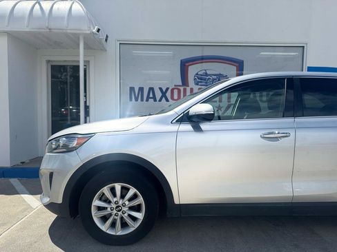 Used 2019 Kia Sorento L FWD image 26