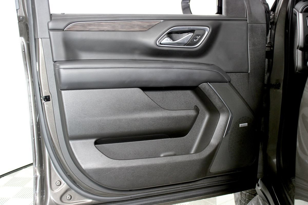 Used 2021 Chevrolet Tahoe LT w/ Rear Media and Nav Package RWD image 9