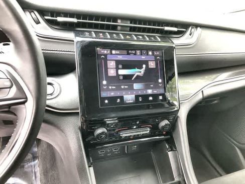 Used 2023 Jeep Grand Cherokee L Laredo w/ Luxury Tech Group I AWD/4WD image 15