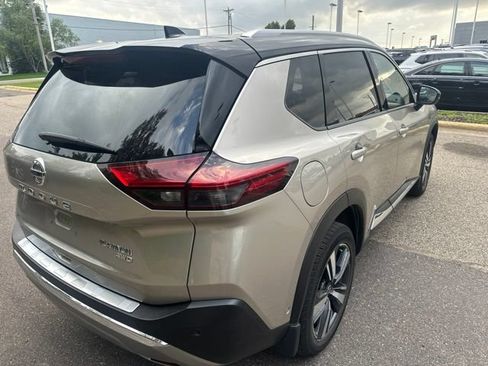 Used 2021 Nissan Rogue Platinum AWD/4WD image 3
