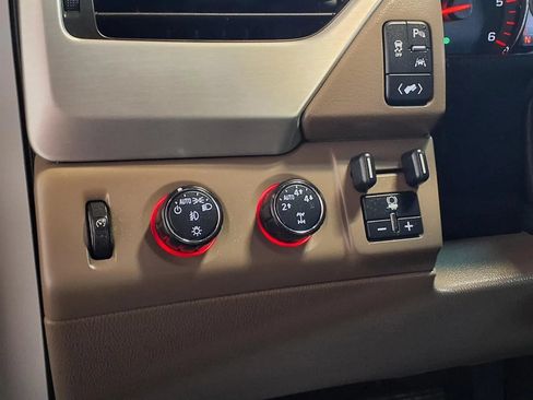 Used 2016 GMC Yukon SLT w/ Open Road Package AWD/4WD image 21