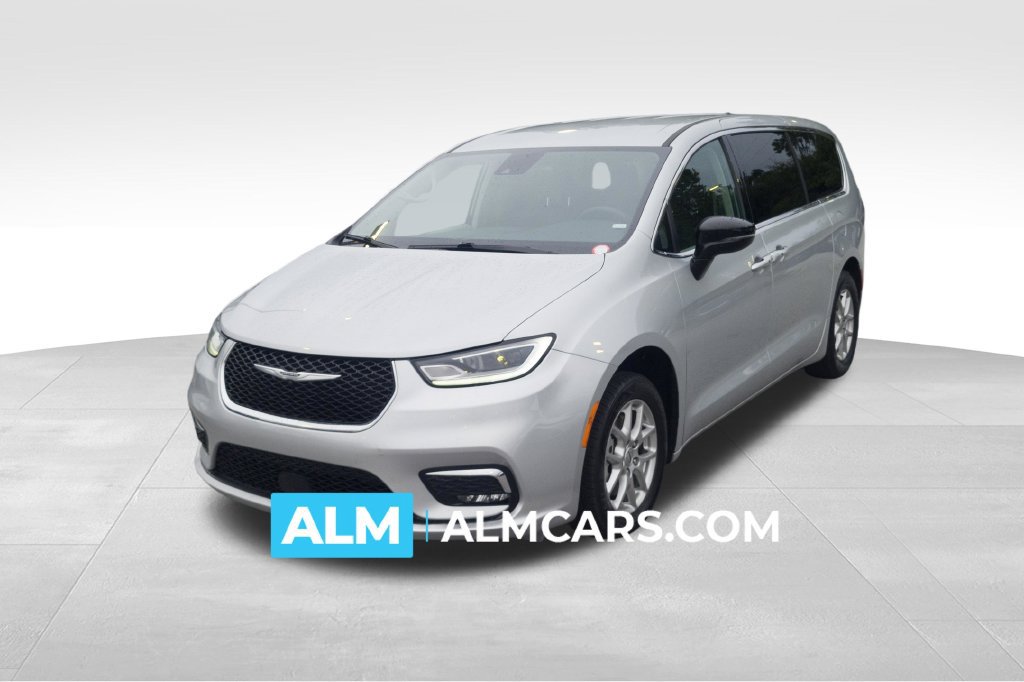 Used 2024 Chrysler Pacifica Touring-L FWD image 1