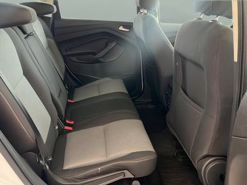 Used 2017 Ford Escape SE AWD/4WD image 16