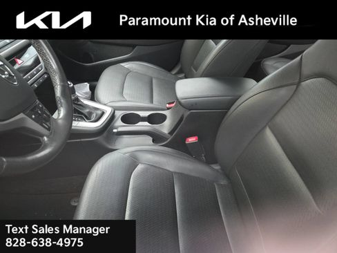 Used 2017 Hyundai Elantra Limited w/ Limited Ultimate Package 05 FWD image 10