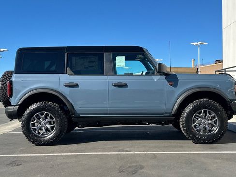 New 2025 Ford Bronco Badlands image 2