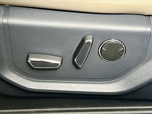 Used 2024 Ford Expedition Limited RWD image 15