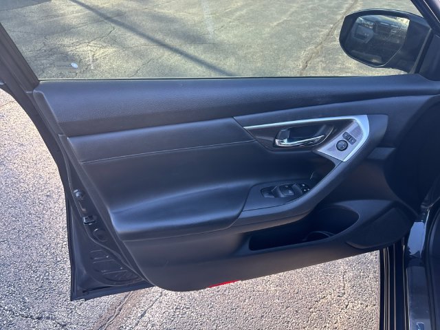 Used 2013 Nissan Altima 3.5 SL FWD image 11