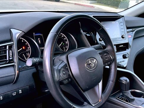 Used 2023 Toyota Camry SE image 17