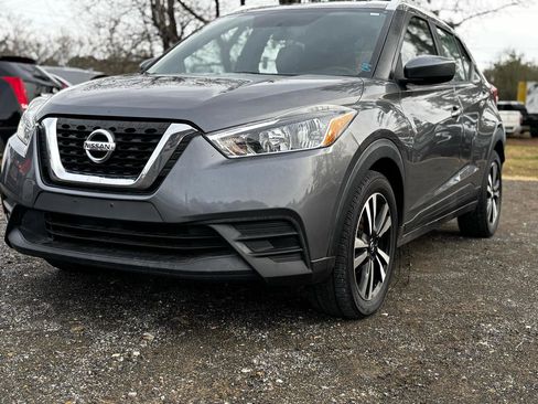 Used 2019 Nissan Kicks SV image 3