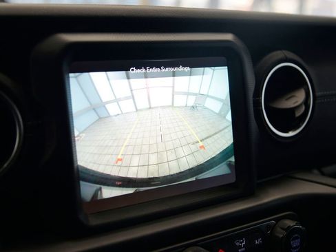 Used 2021 Jeep Wrangler Unlimited Sahara image 20