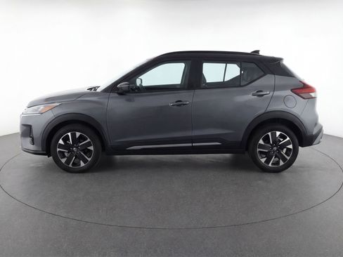 Used 2025 Nissan Kicks SV image 5