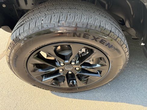 Used 2025 Jeep Wrangler Unlimited Sahara AWD/4WD image 13