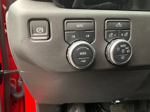 Used 2025 GMC Sierra 1500 Elevation image 16