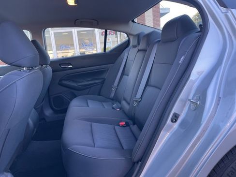 Used 2022 Nissan Altima 2.5 SV image 14